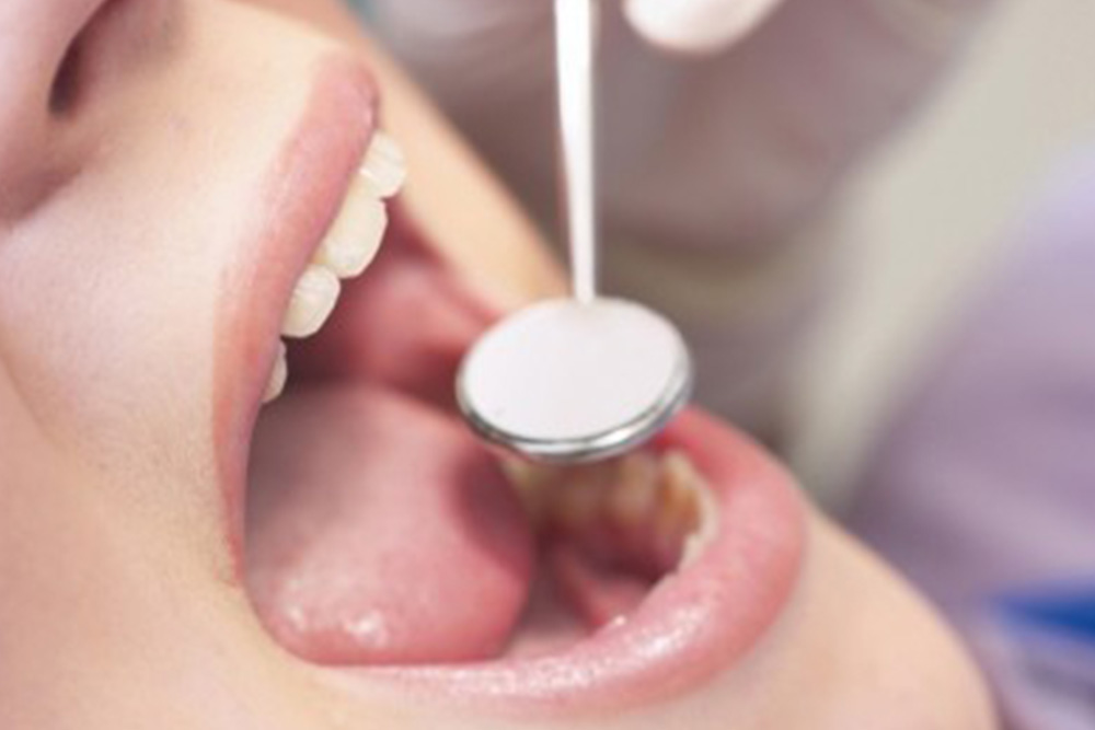 欠損部位の治療方法　〜　入れ歯（義歯）、ブリッジ、インプラントはどれが一番持つの？